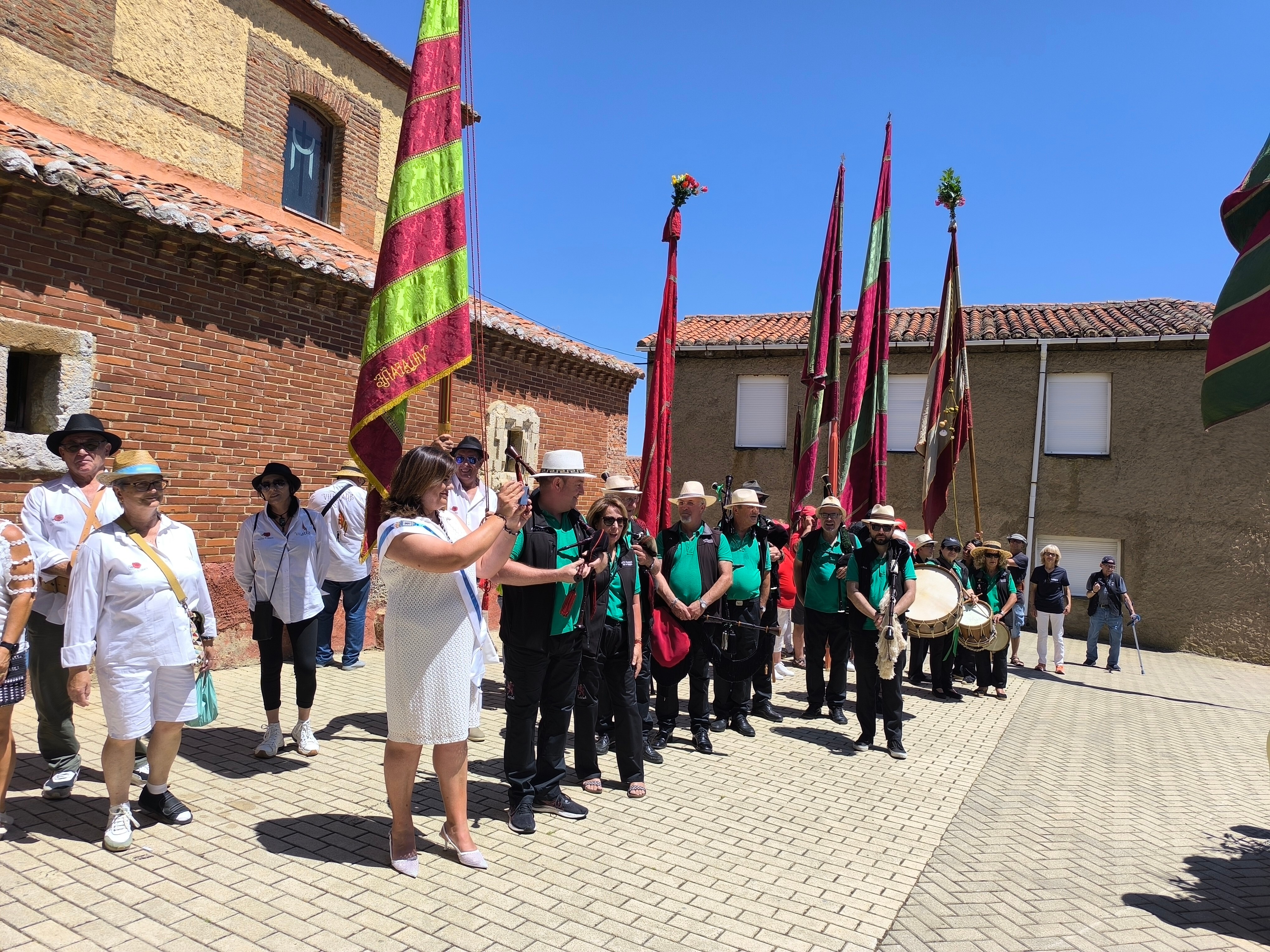 Fiestas de Sariegos. Pendonada y procesión. León24horas