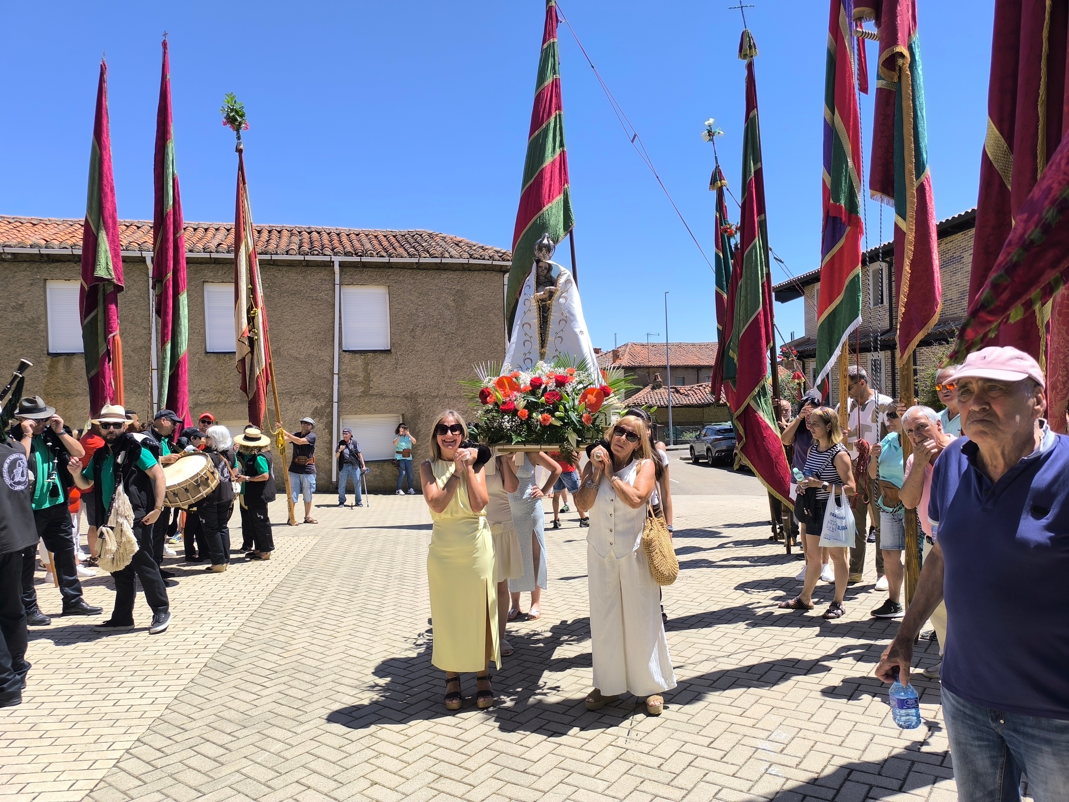 Fiestas de Sariegos. Pendonada y procesión. León24horas