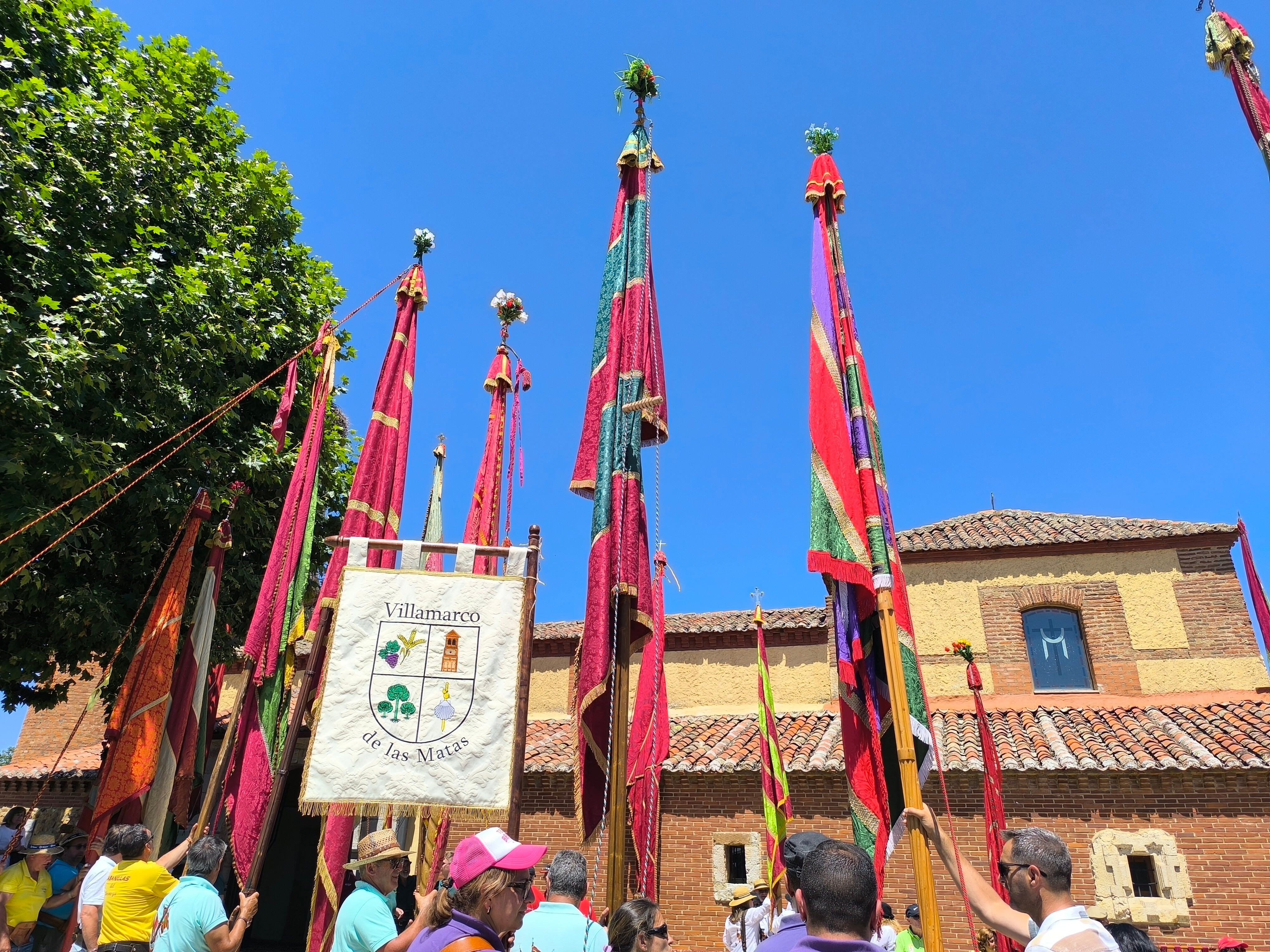 Fiestas de Sariegos. Pendonada y procesión. León24horas