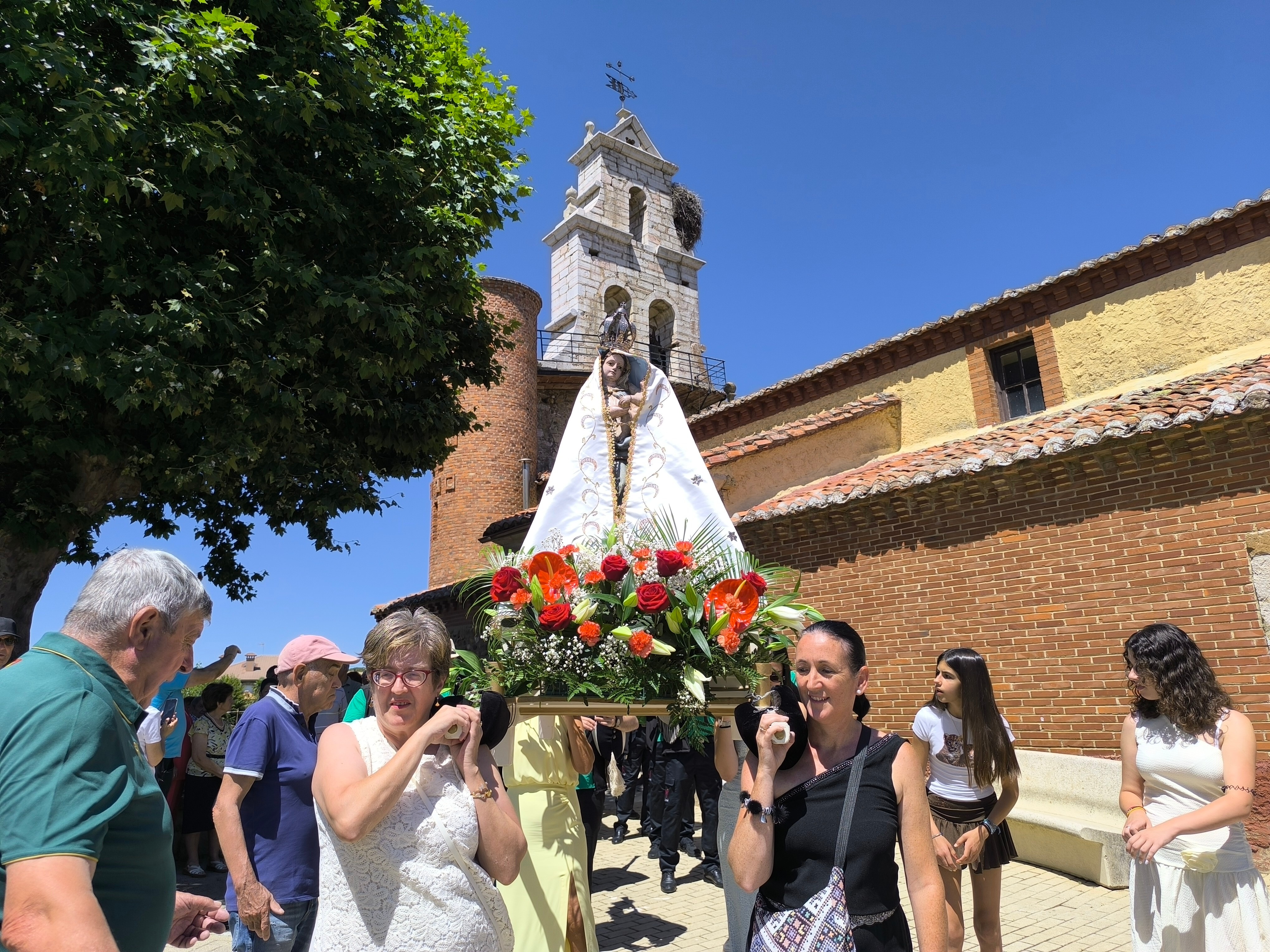 Fiestas de Sariegos. Pendonada y procesión. León24horas