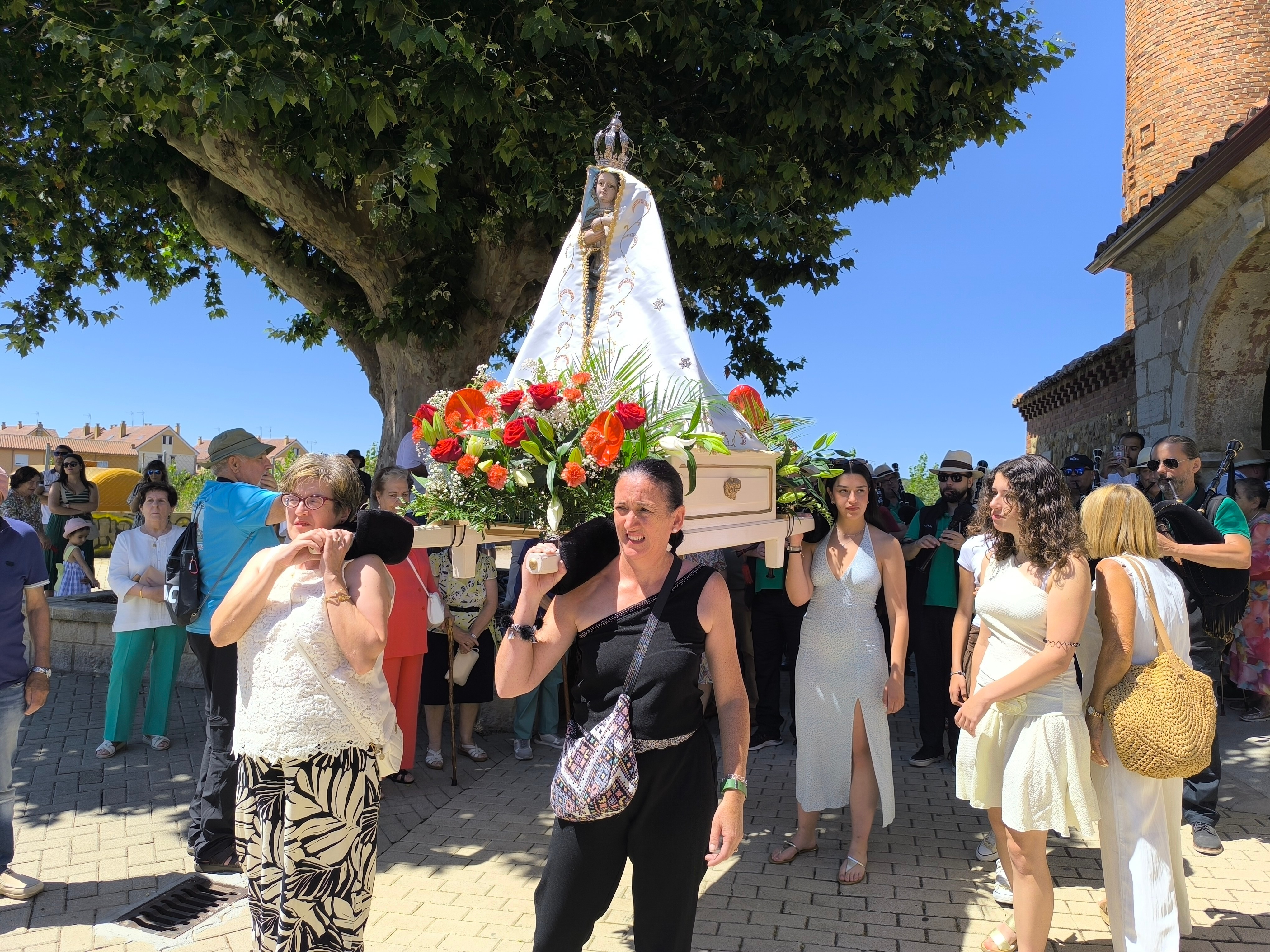 Fiestas de Sariegos. Pendonada y procesión. León24horas