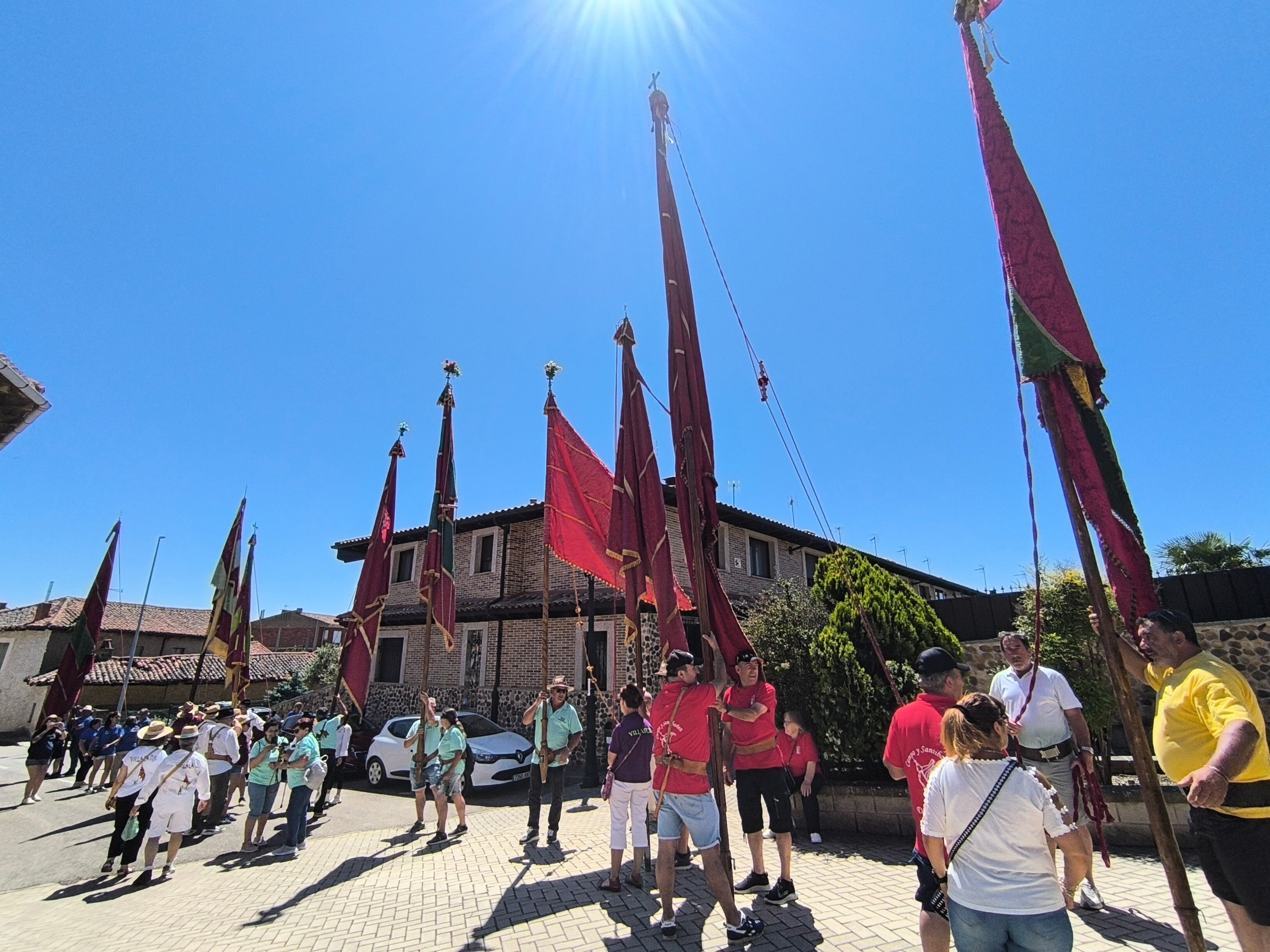 Fiestas de Sariegos. Pendonada y procesión. León24horas