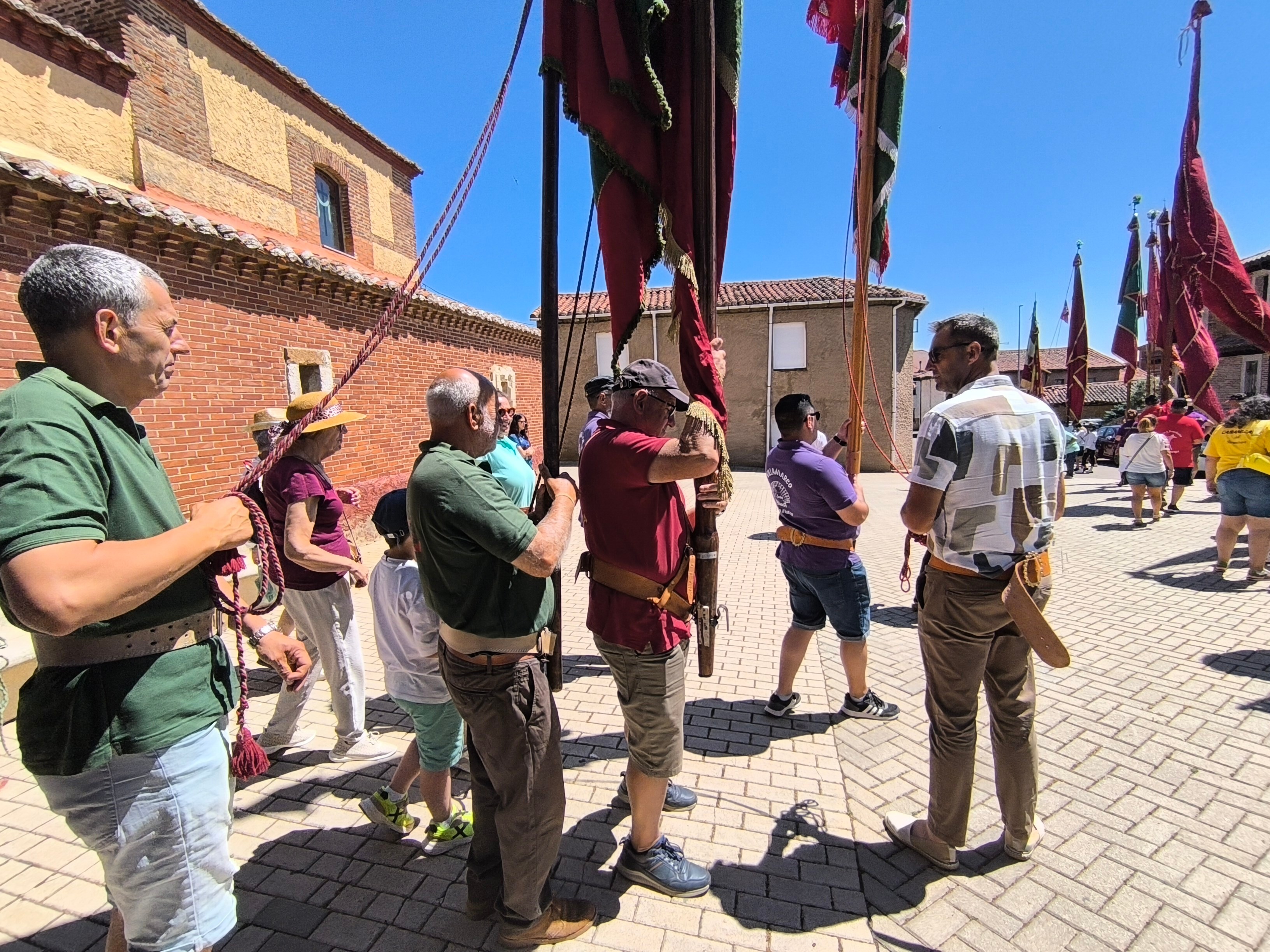 Fiestas de Sariegos. Pendonada y procesión. León24horas