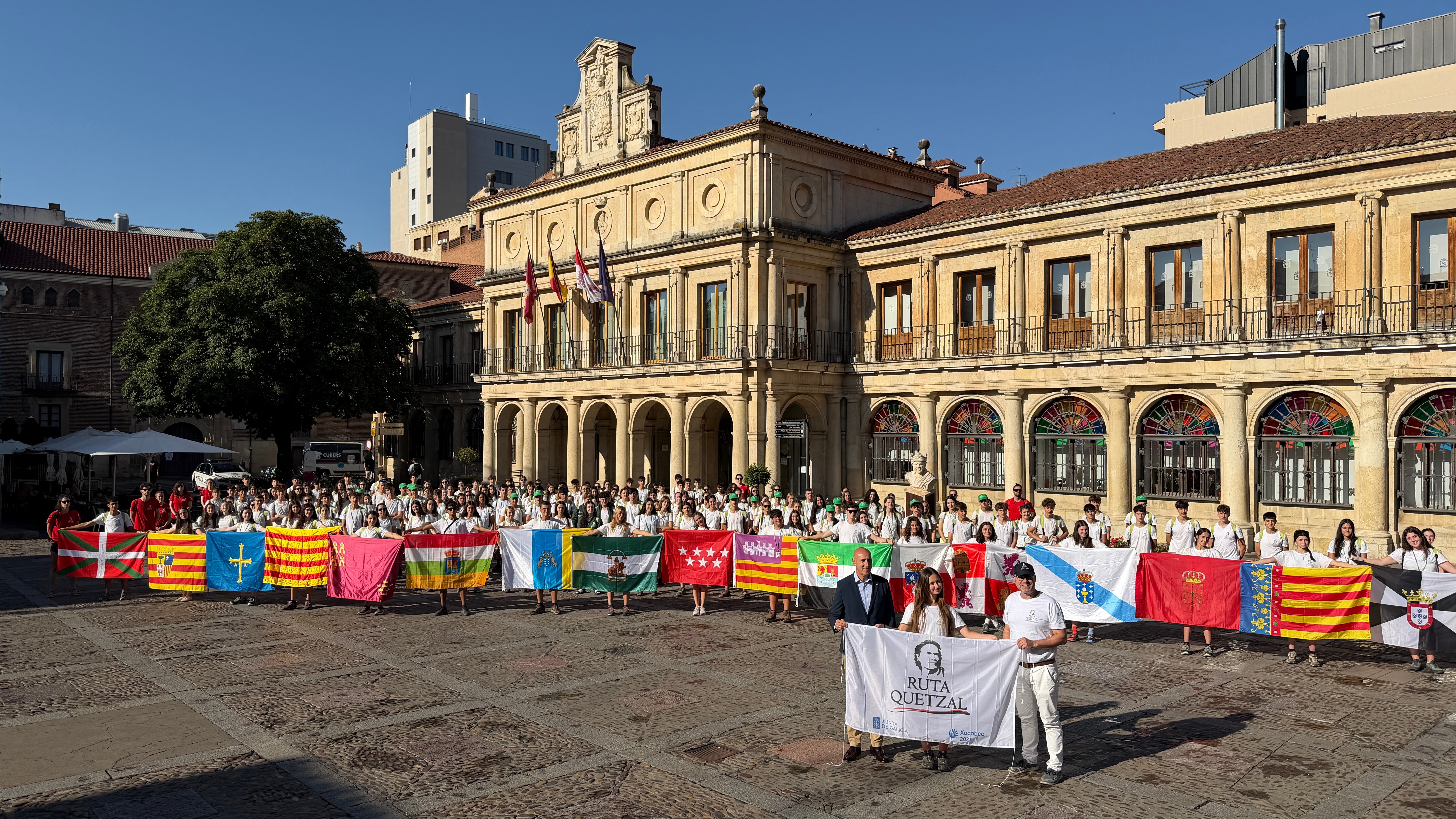 Ruta Quetzal, recepción en el Ayuntamiento de León