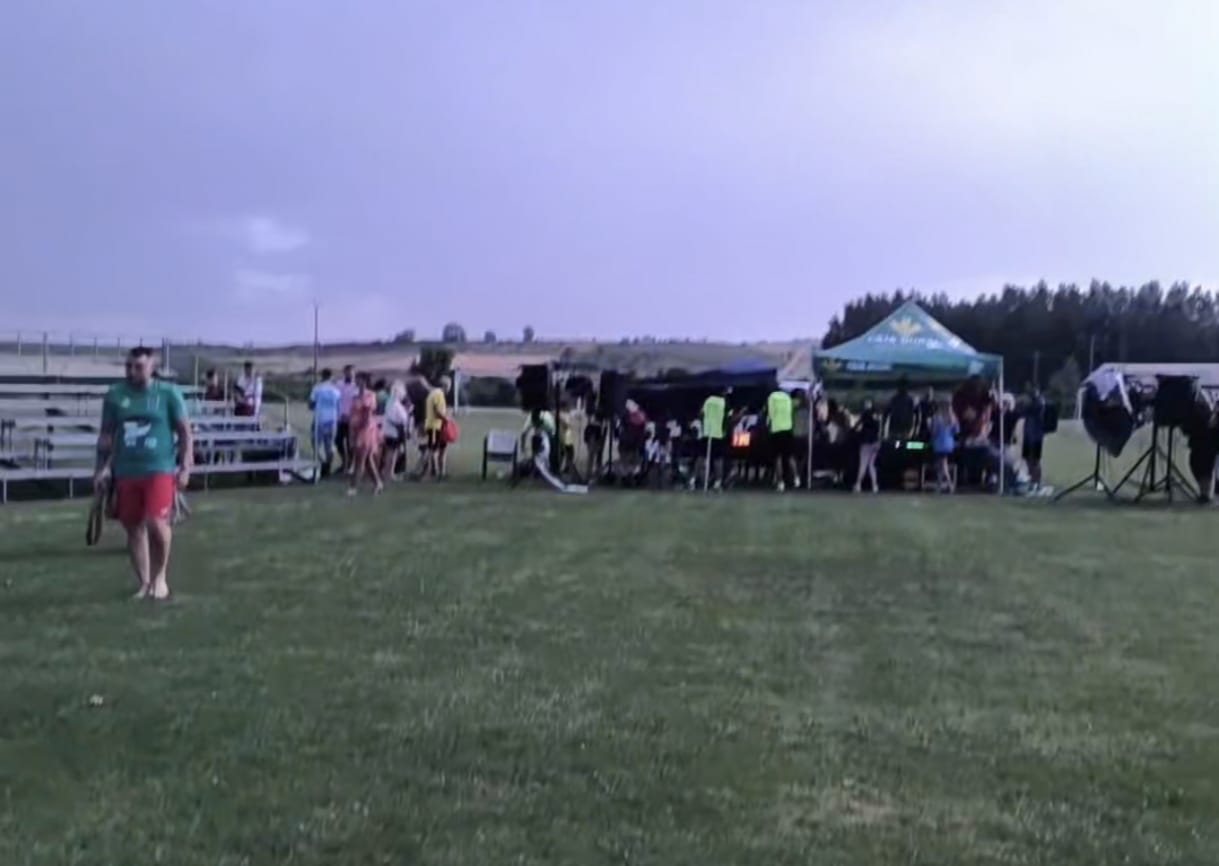 Suspendida la gran batalla de la lucha leonesa en Quintana de Rueda por la lluvia (6)
