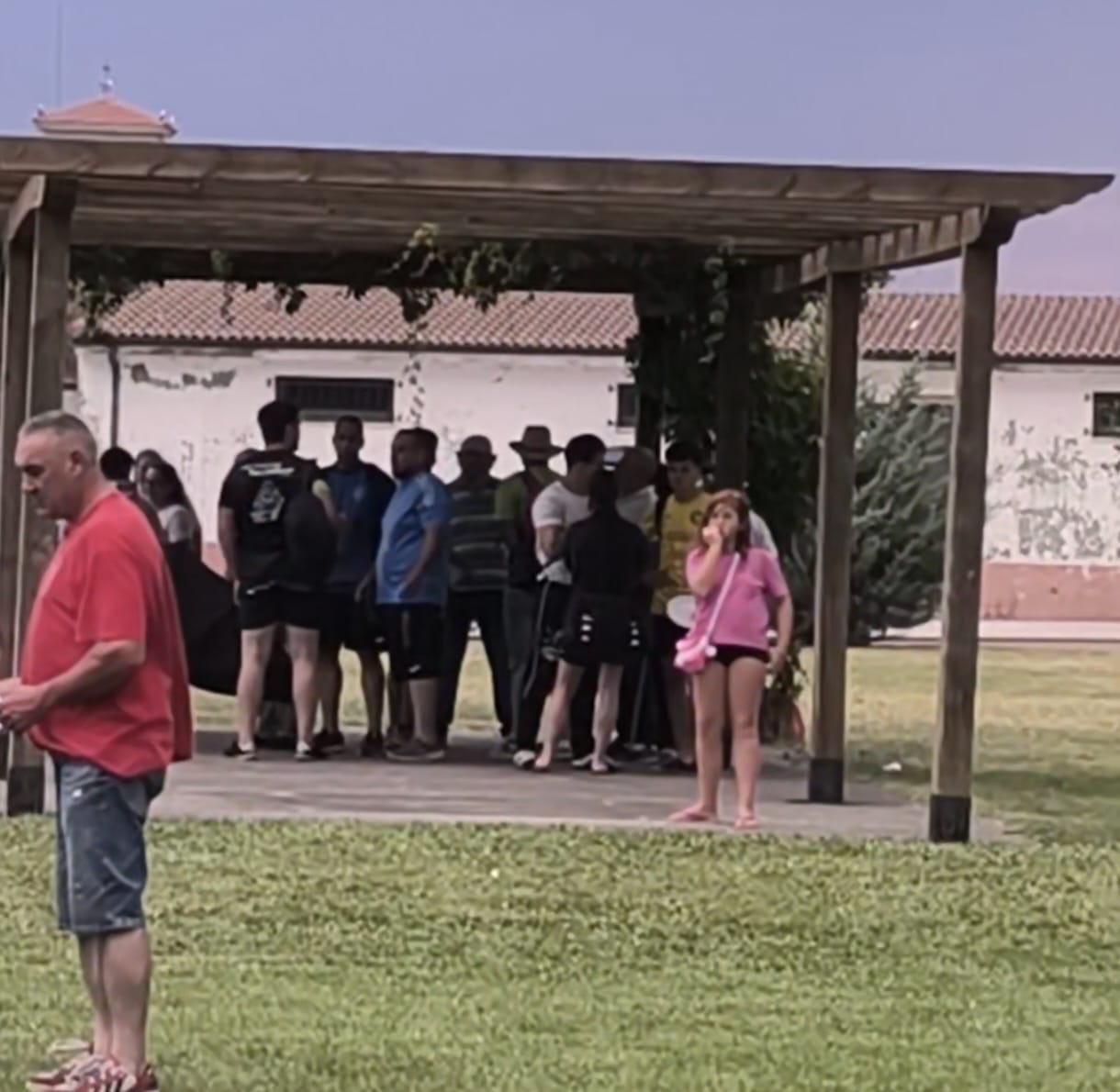 Suspendida la gran batalla de la lucha leonesa en Quintana de Rueda por la lluvia (3)