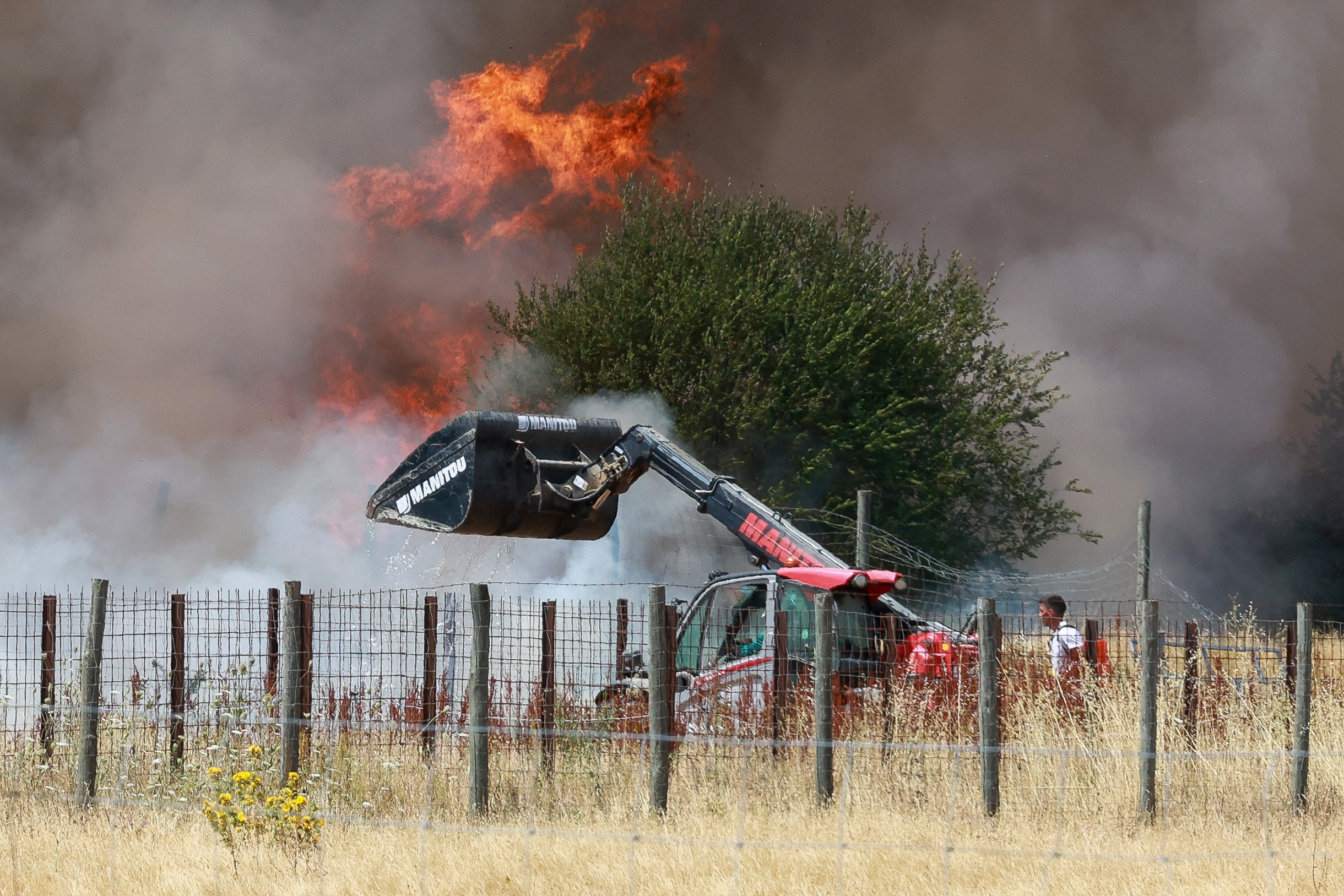 Incendio de nivel dos en Navatejera (León)