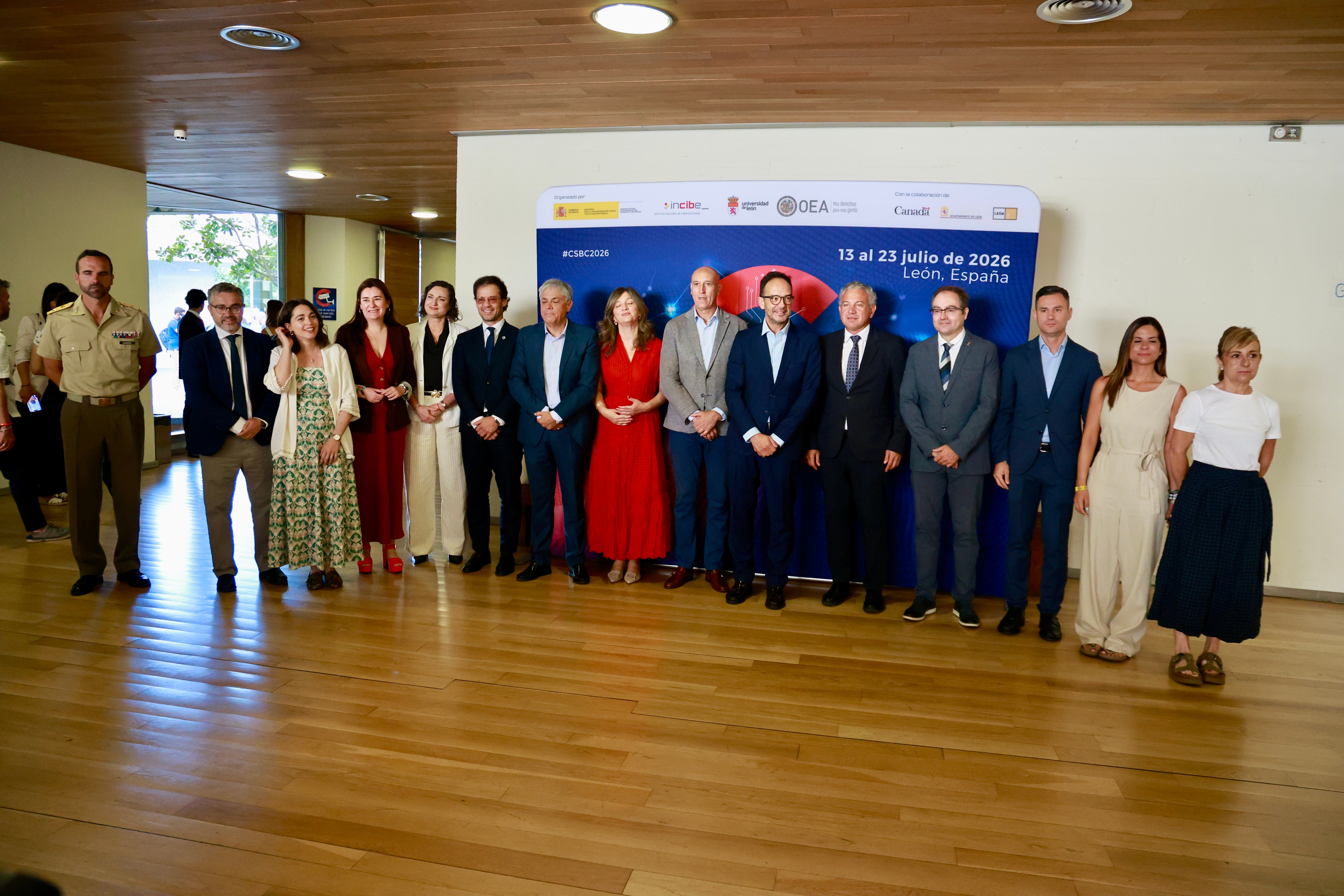 El secretario de Estado de Telecomunicaciones e Infraestructuras Digitales, Antonio Hernando Vera, preside la inauguración del Cybersecurity Summer BootCamp 2026, en la que participan el alcalde de León, José Antonio Diez; la rectora de la ULE, Nuria Gonzálex;, el secretario al cargo del Comité Interamericano contra el Terrorismo de la Organización de Estados Americanos, Guillermo Moncayo, y la embajadora observadora permanente de la OEA, Carmen Montón. Campillo. Ical
