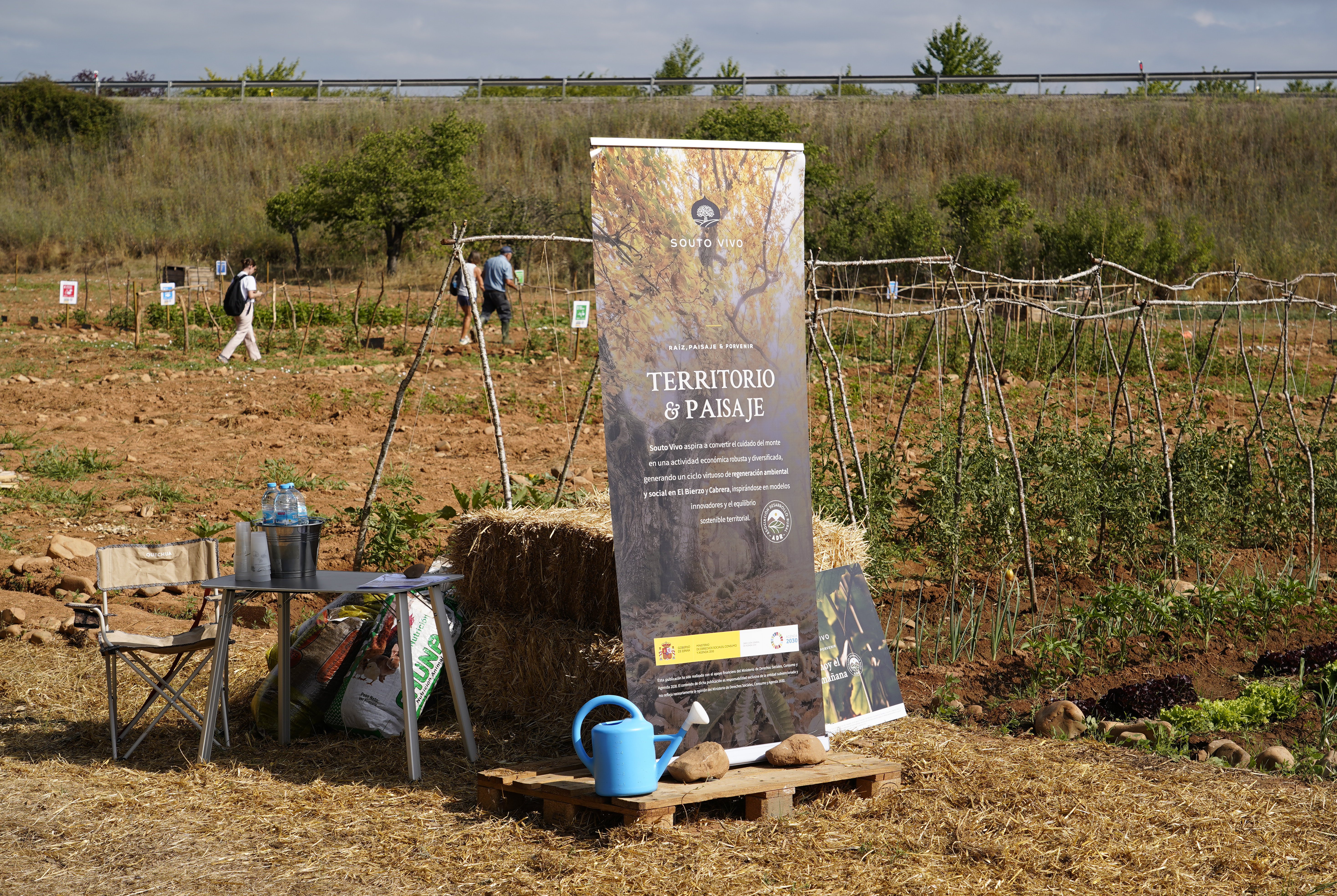 La Asociación de Desarrollo Rural Bierzo-Cabrera presenta el Huerto Colectivo de Agricultura Regenerativa del Proyecto Souto Vivo, que ha contado con la colaboración del Banco de Tierras, la Asociación Alimentos de Calidad y Ciuden