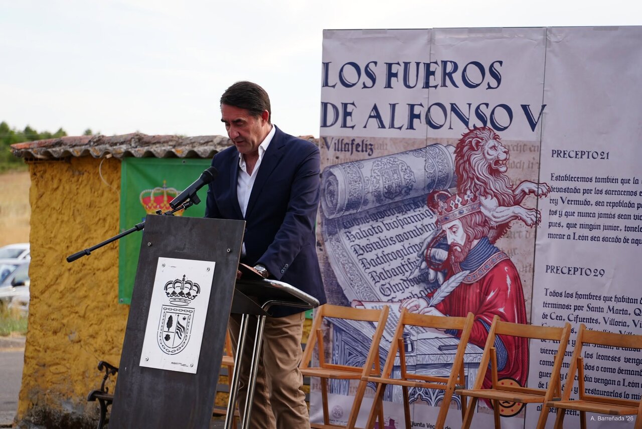 Lectura de los Fueros de León en Villafeliz de la Sobarriba  5 - Antonio Barreñada