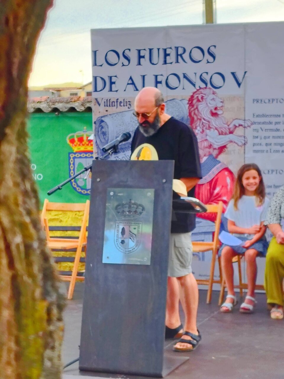 Lectura de los Fueros de León en Villafeliz de la Sobarriba 2 - Antonio Barreñada