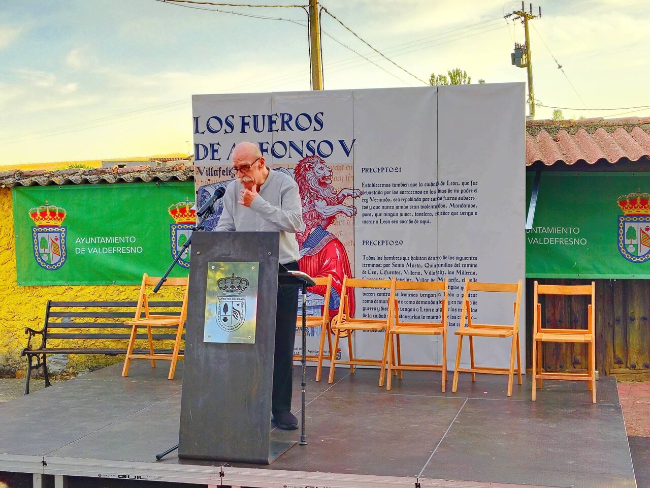 Lectura de los Fueros de León en Villafeliz de la Sobarriba - Antonio Barreñada