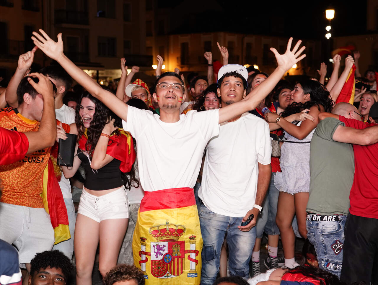 Celebración de la afición de Ponferrada del campeonato del mundo de fútbol ganado por España