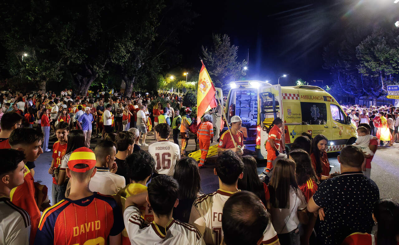 El derrumbe de la fuente de la Glorieta del Árbol Gordo de Ciudad Rodrigo provocó la tragedia y dejó un herido. Vicente. Ical