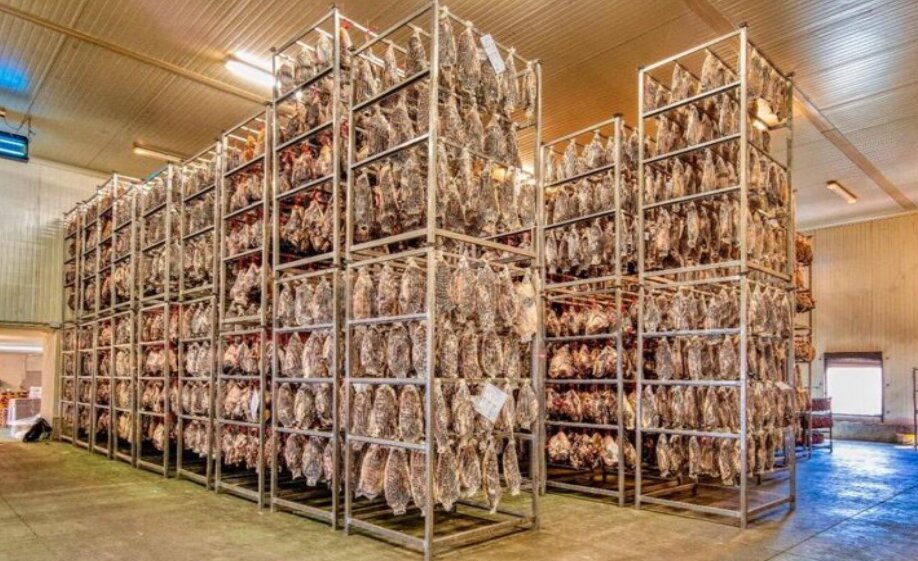 Fábrica de embutidos de Entrepeñas en Geras de Gordón