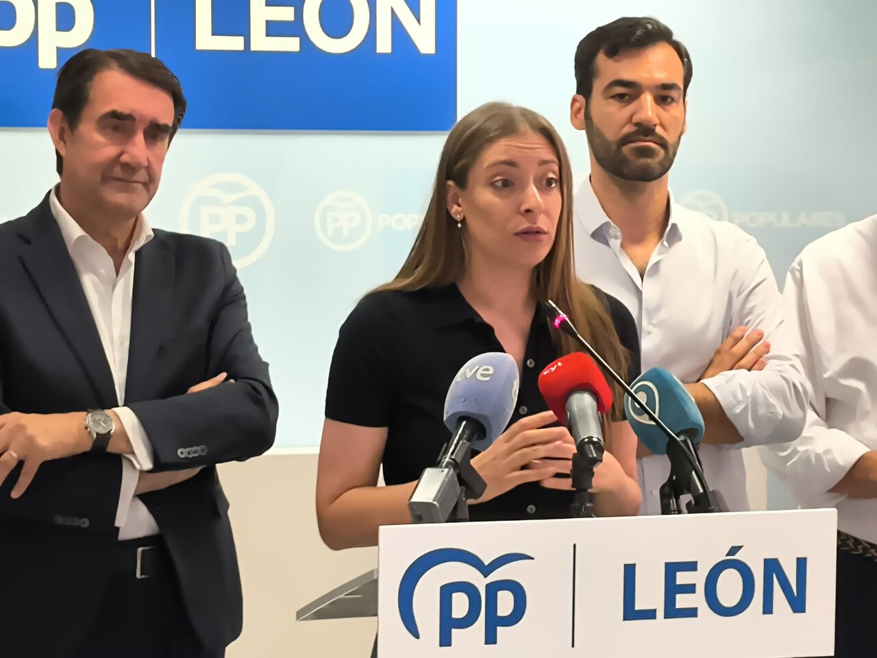 Presentación de David Fernández a la Alcaldía de León por el PP. León24horas (2)