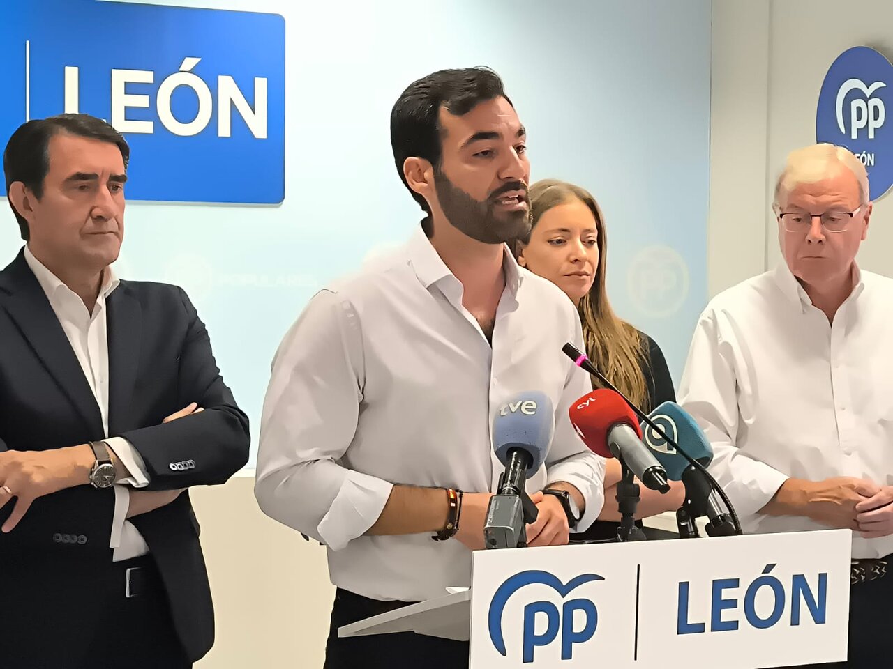 Presentación de David Fernández a la Alcaldía de León por el PP. León24horas (3)